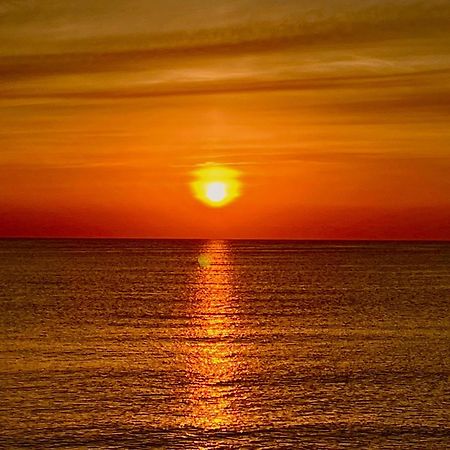 Sea View Apartment Beach Front Punta Prima Торевиеха Екстериор снимка