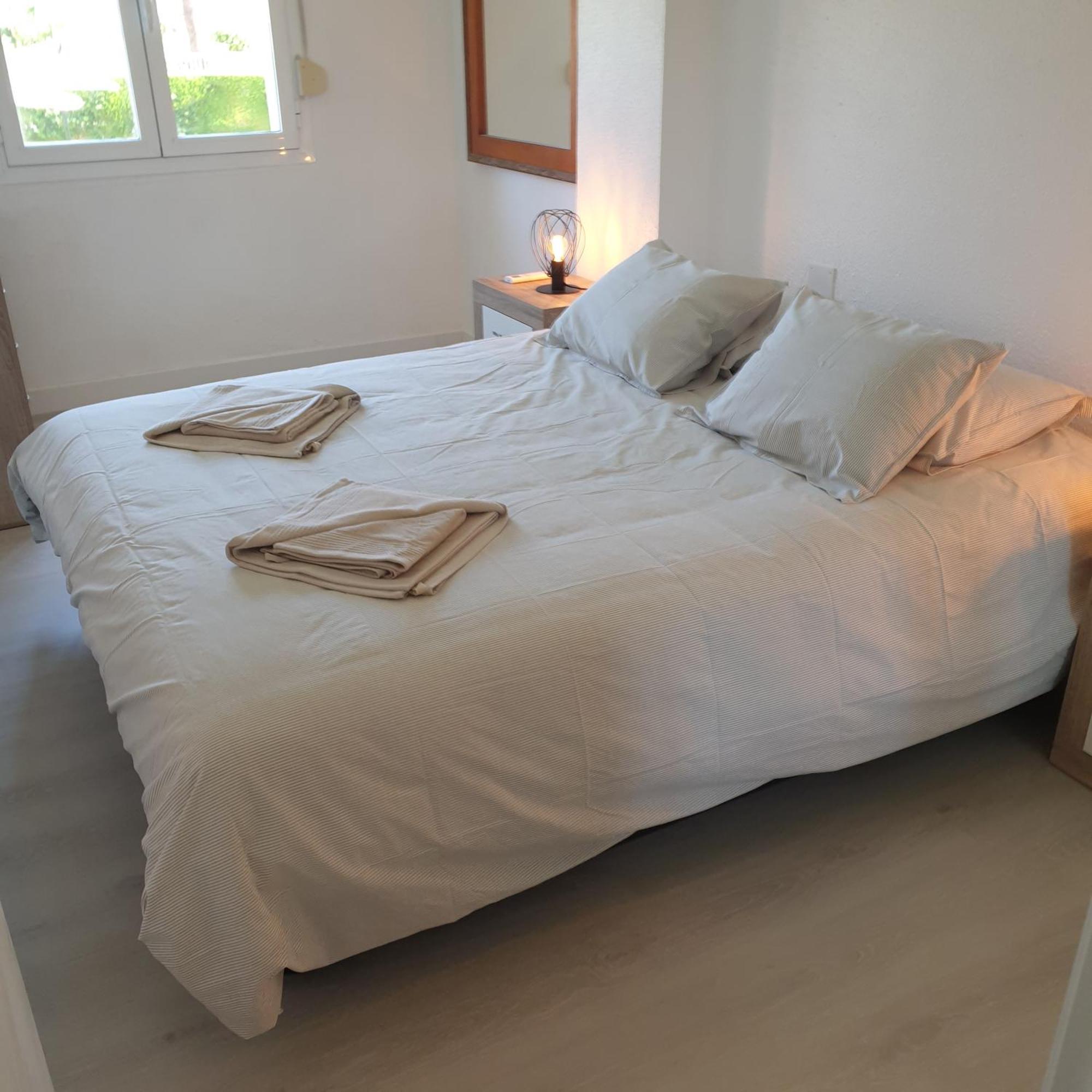 Sea View Apartment Beach Front Punta Prima Торевиеха Екстериор снимка